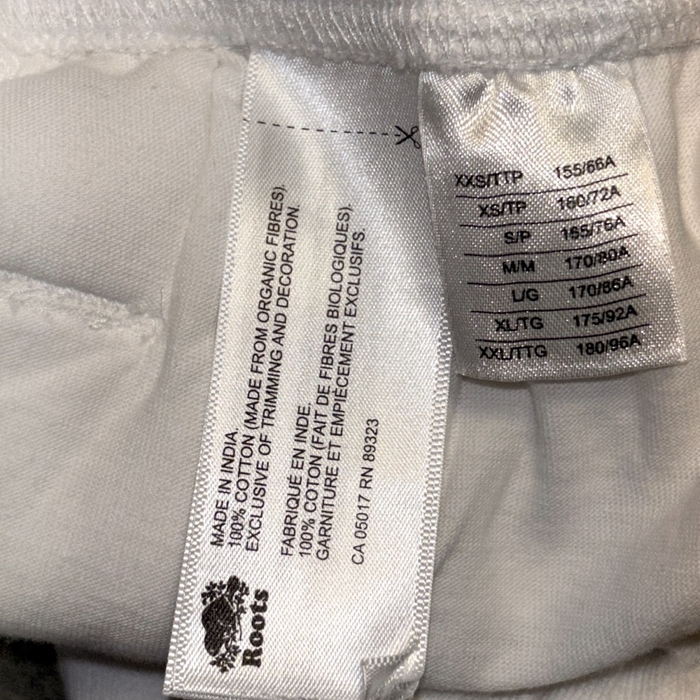 🆕ROOTS 100% Organic Cotton Shorts in White - Picture 8 of 9